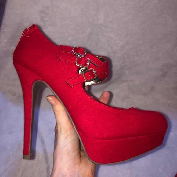 Material girl sexy red heels - Picture 6 of 8